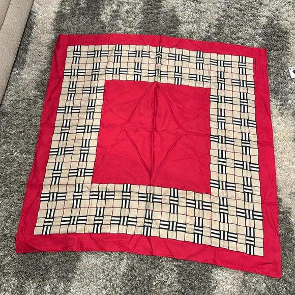 100% Silk Burberry Scarf - Picture 1 of 4